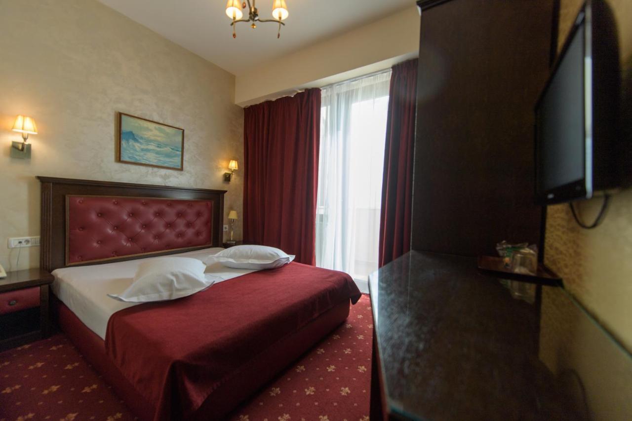 Hotel Golden Palace مامايا المظهر الخارجي الصورة
