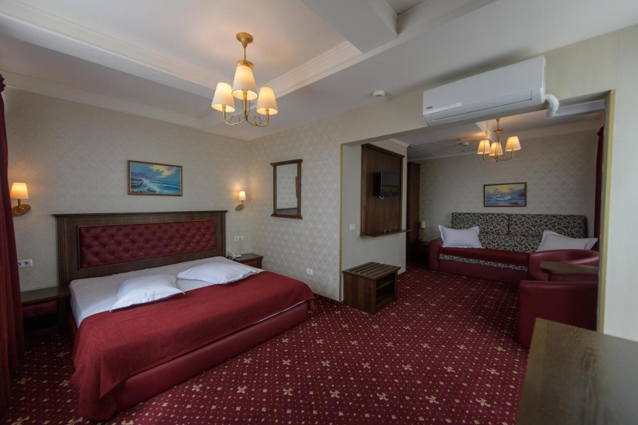 Hotel Golden Palace مامايا المظهر الخارجي الصورة