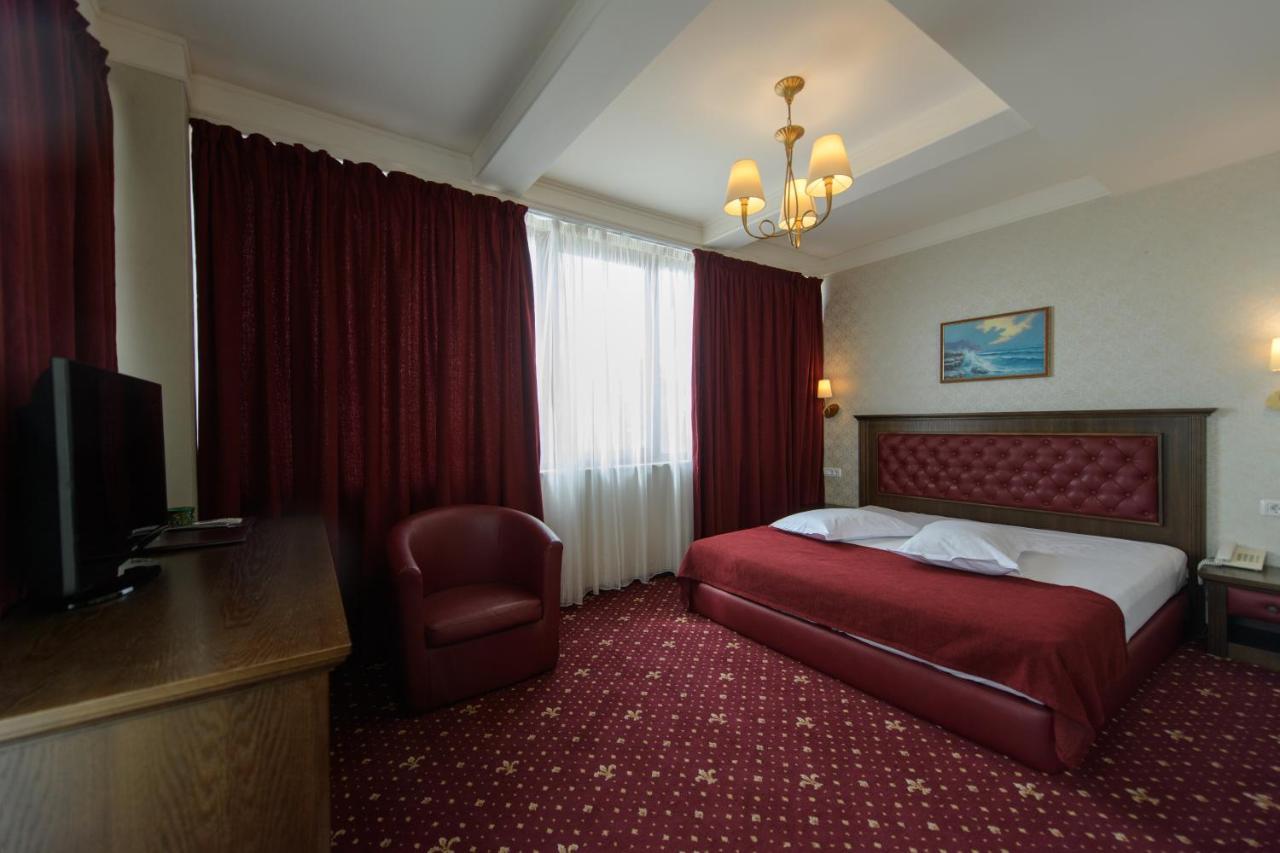 Hotel Golden Palace مامايا المظهر الخارجي الصورة