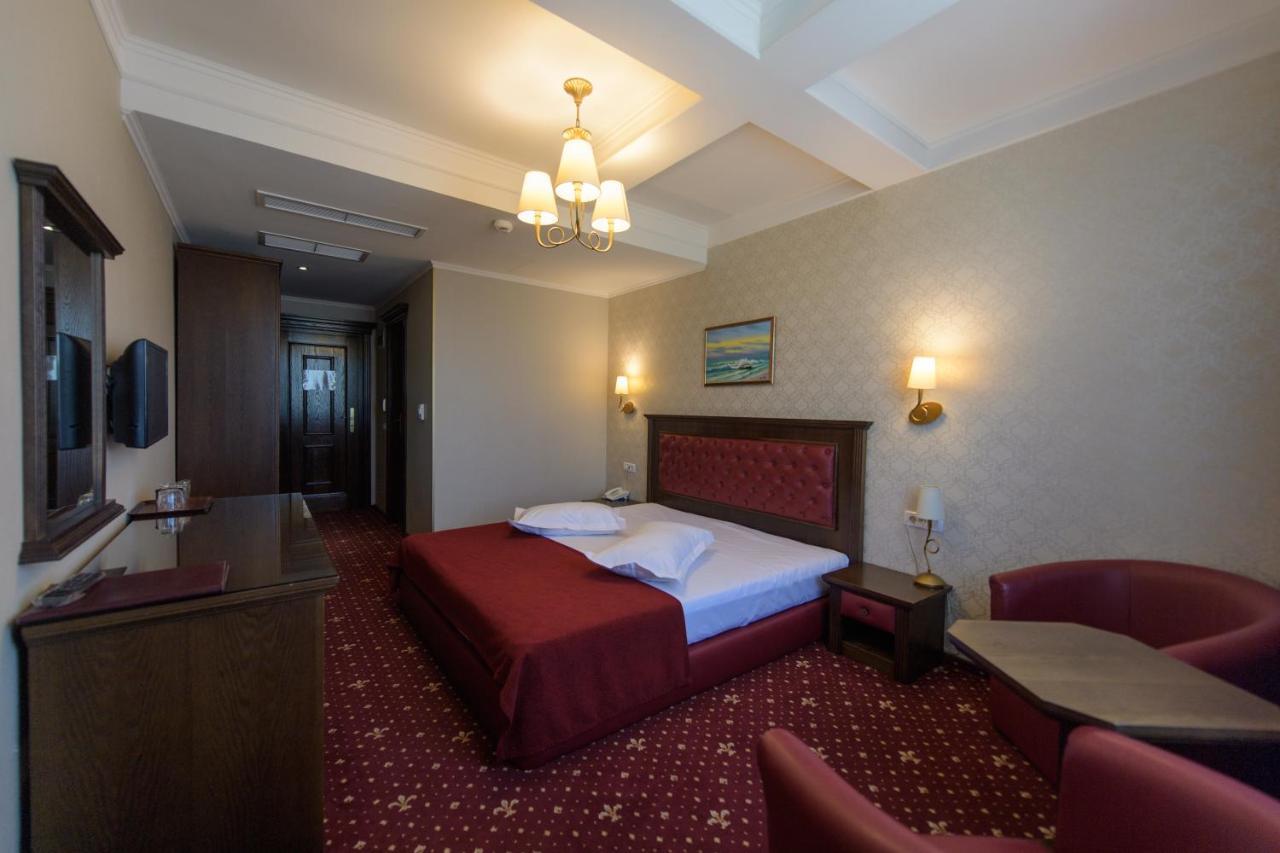 Hotel Golden Palace مامايا المظهر الخارجي الصورة