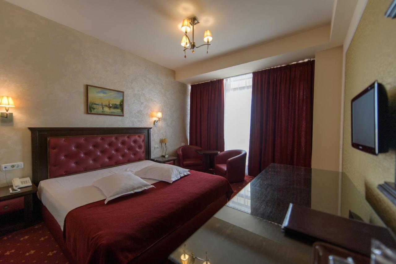 Hotel Golden Palace مامايا المظهر الخارجي الصورة