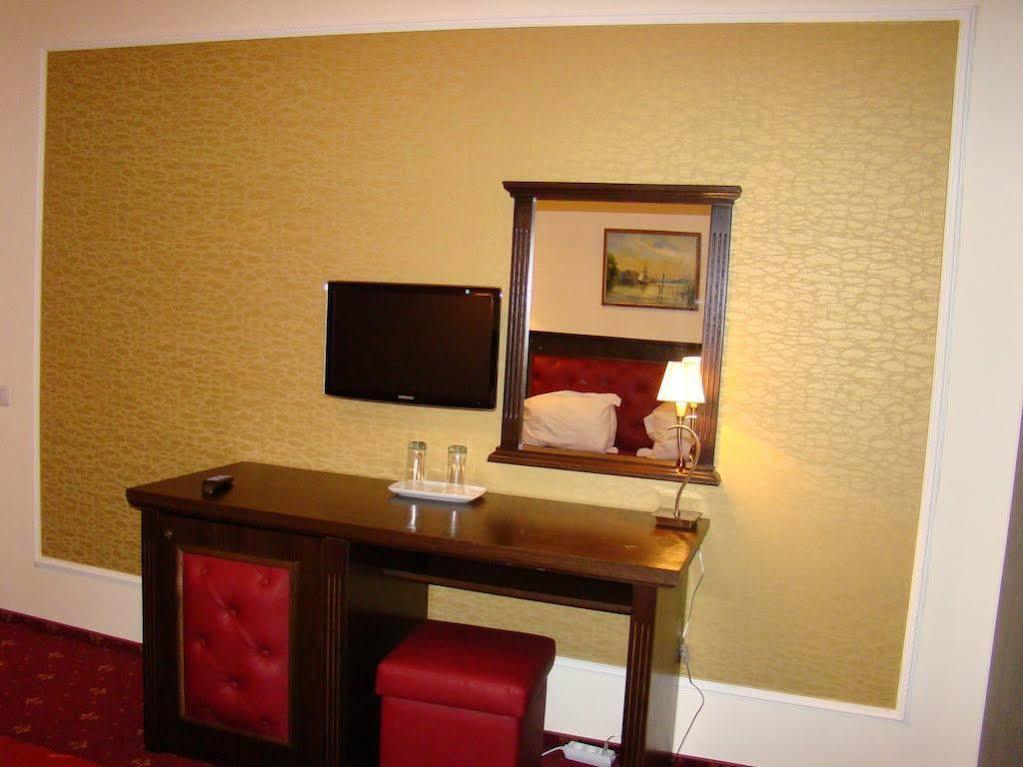 Hotel Golden Palace مامايا المظهر الخارجي الصورة